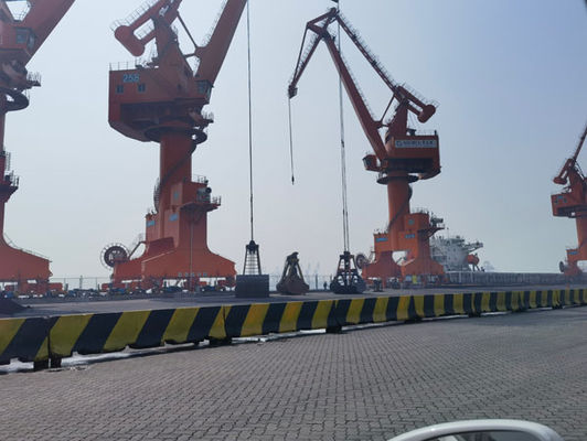 80TON Portal Slewing Crane Four Link Portal Harbour Crane Customizable